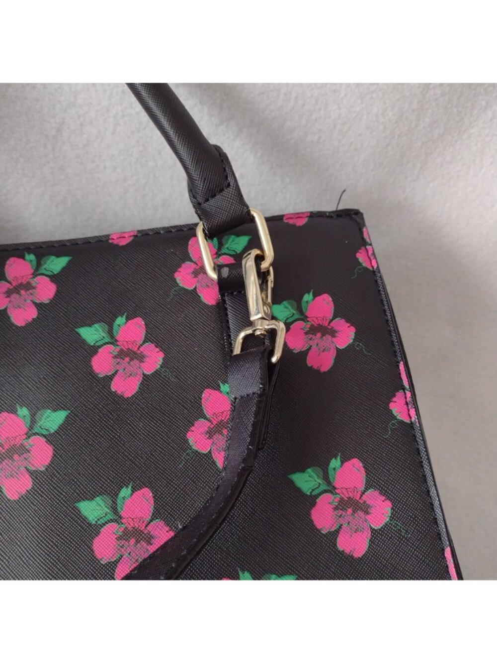 Betsey Johnson Floral Black & Pink Handbag Medium Size Boxy Pruse - Picture 7 of 11
